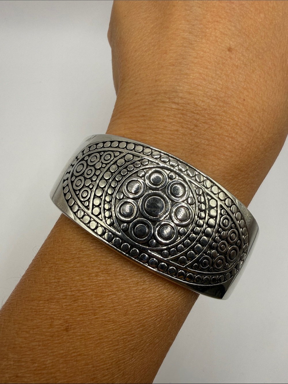 Vintage Silver Tone Etched Floral Flower Bangle Cuff Statement Bracelet